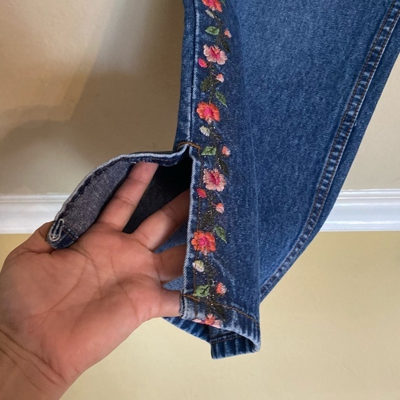 Bill Blass Vintage Floral Embroidered High Rise Blue Jean Sz 12P - Picture 9 of 16